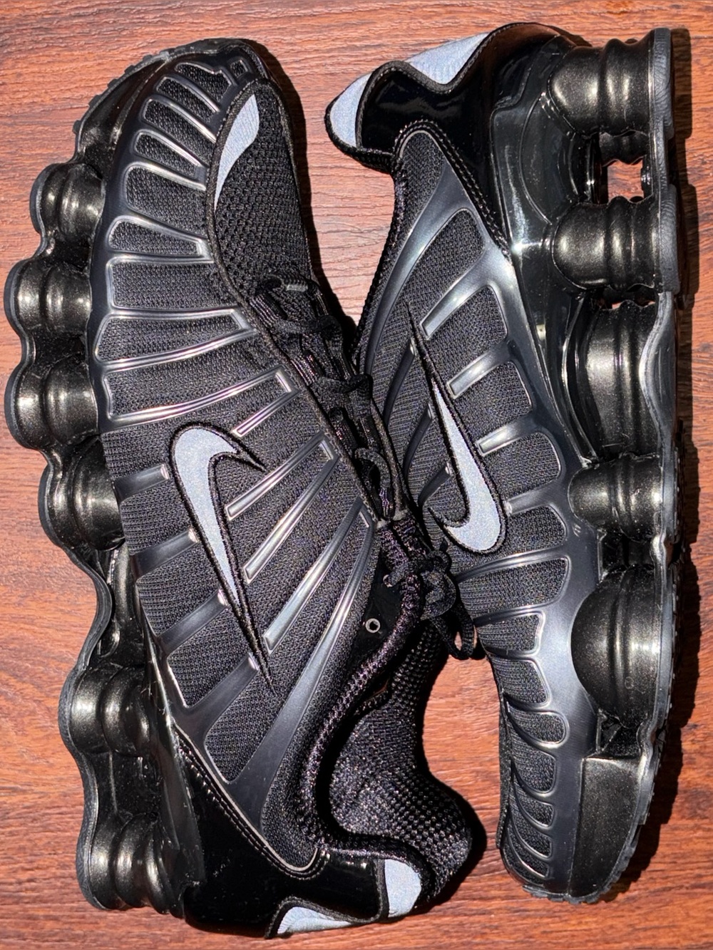 Nike size 12 Men’s Black Running Shoes with Reflective Swoosh 3m